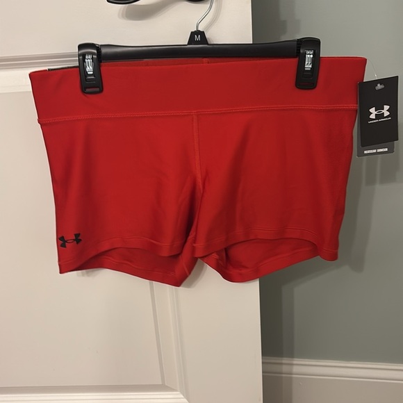 NWT Under Armour Women's HeatGear Mid Rise Shorty, red, XL - Picture 5 of 9